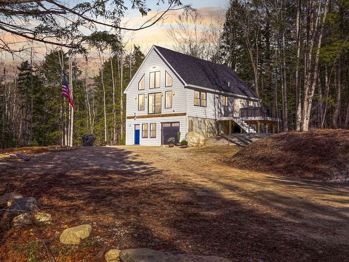 Nautical Chalet Retreat with Hot Tub and Game Room in Conway, New Hampshire