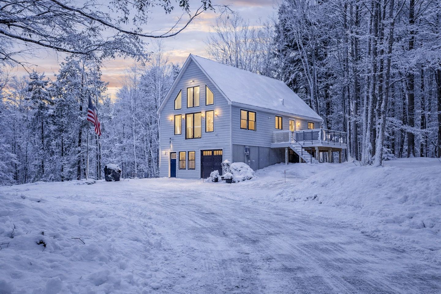 Nautical Chalet Retreat with Hot Tub and Game Room in Conway, New Hampshire