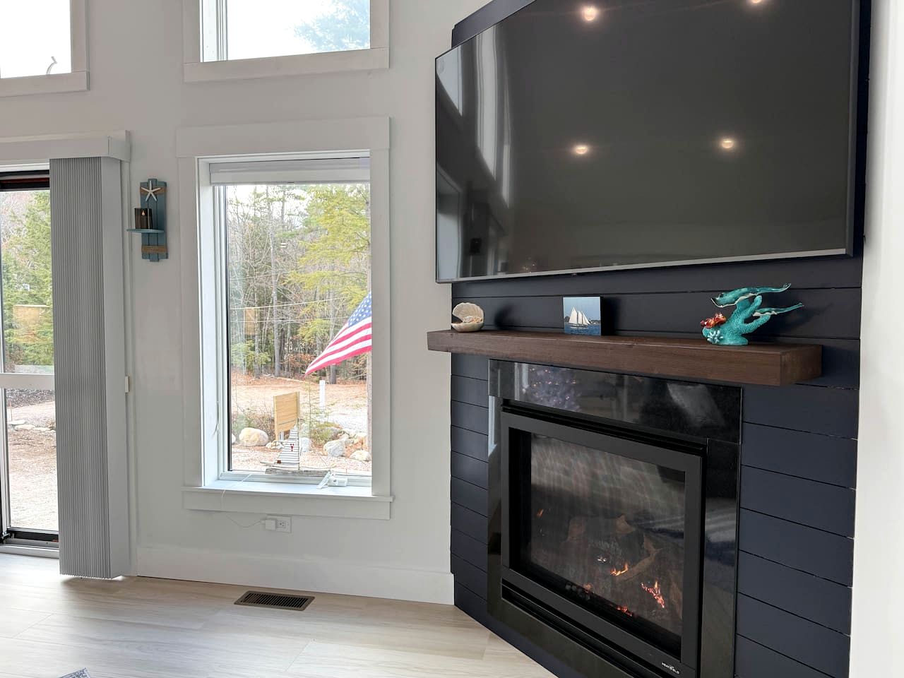 Nautical Chalet Retreat with Hot Tub and Game Room in Conway, New Hampshire