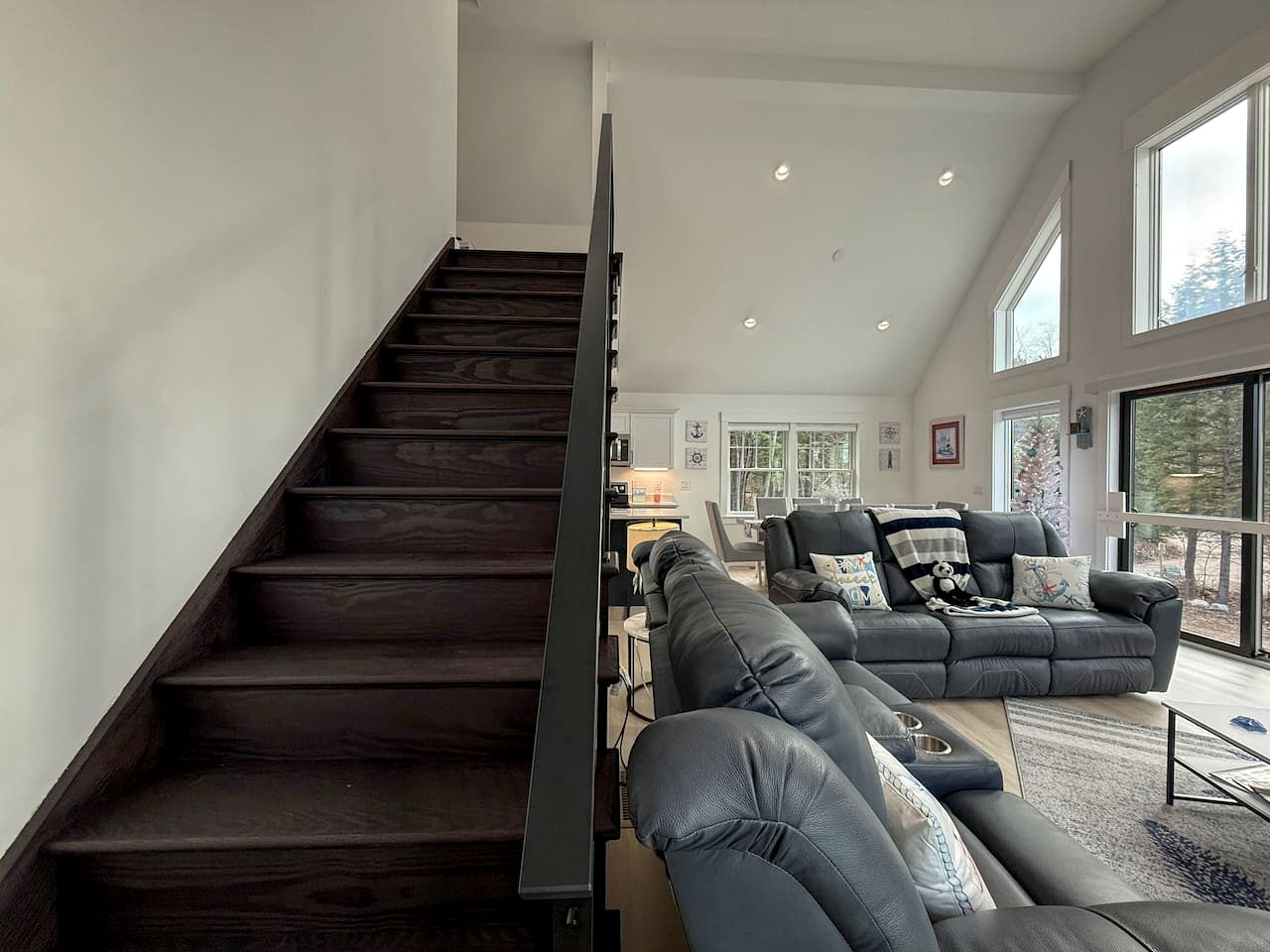 Nautical Chalet Retreat with Hot Tub and Game Room in Conway, New Hampshire