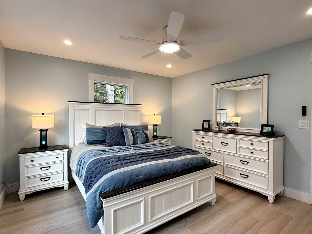 Nautical Chalet Retreat with Hot Tub and Game Room in Conway, New Hampshire