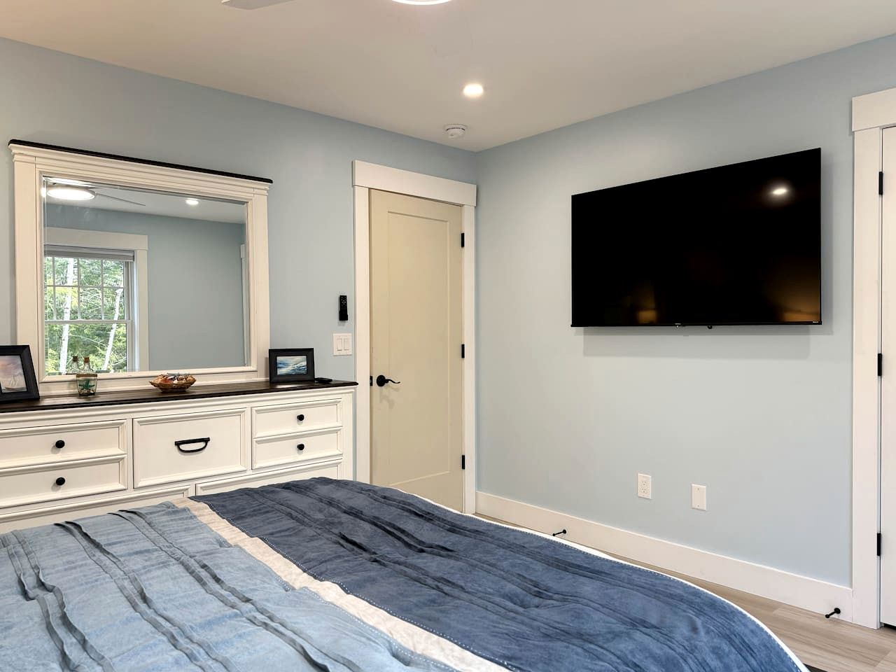 Nautical Chalet Retreat with Hot Tub and Game Room in Conway, New Hampshire