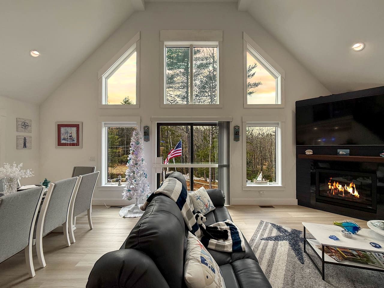 Nautical Chalet Retreat with Hot Tub and Game Room in Conway, New Hampshire