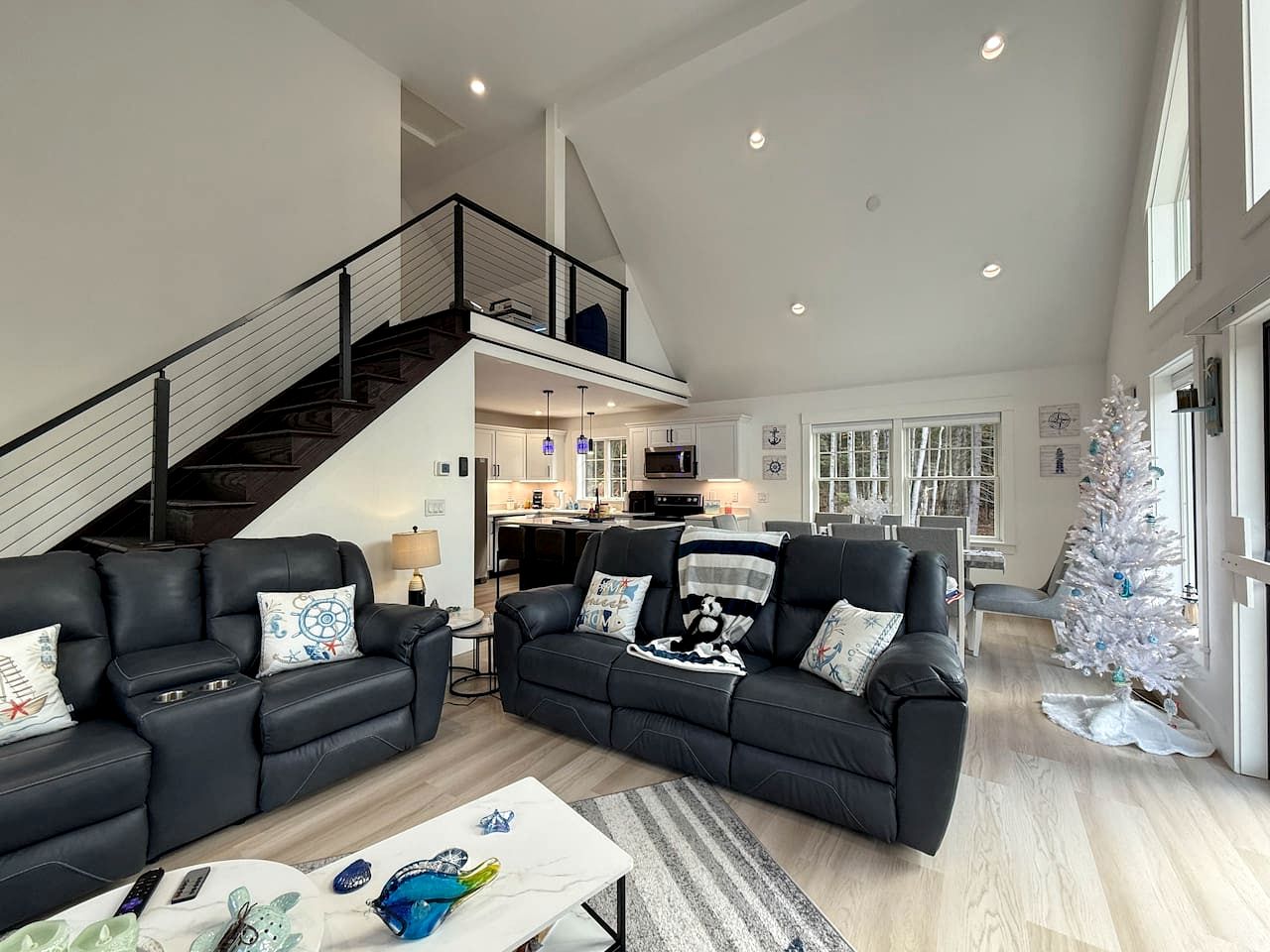 Nautical Chalet Retreat with Hot Tub and Game Room in Conway, New Hampshire