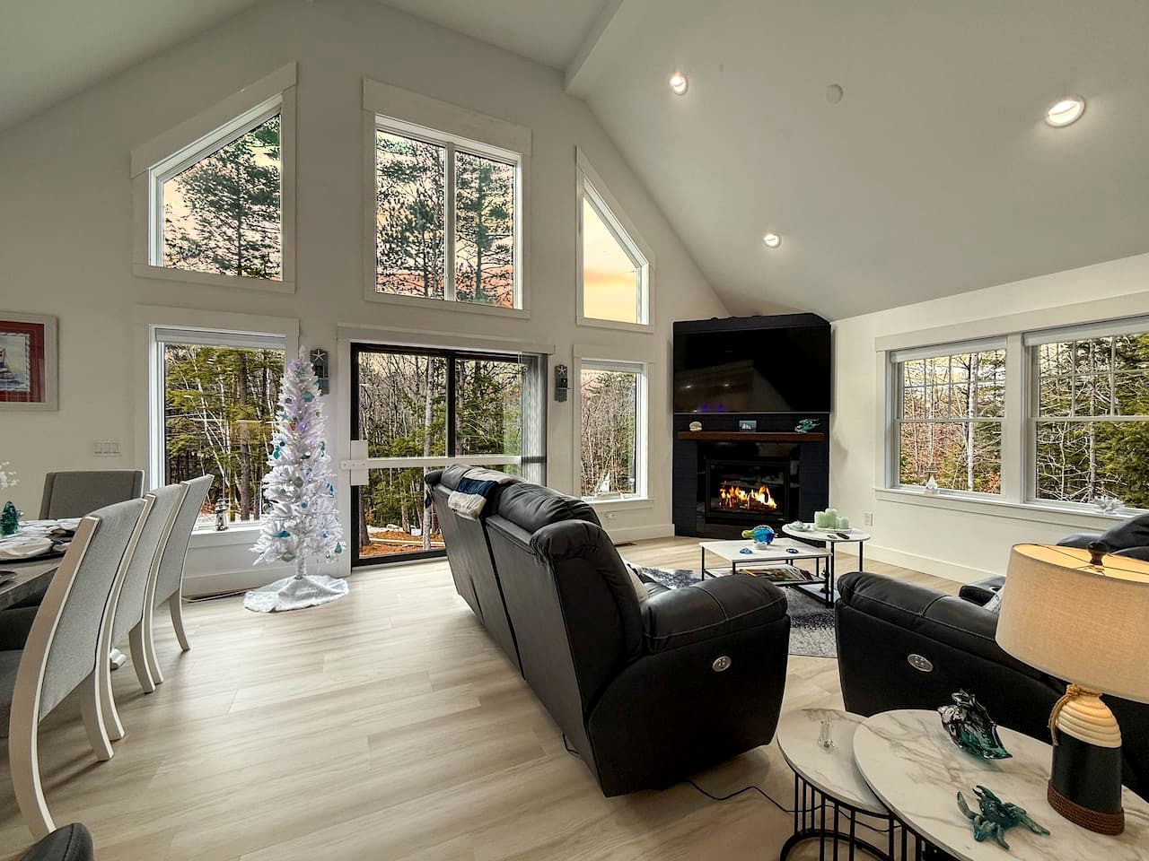 Nautical Chalet Retreat with Hot Tub and Game Room in Conway, New Hampshire