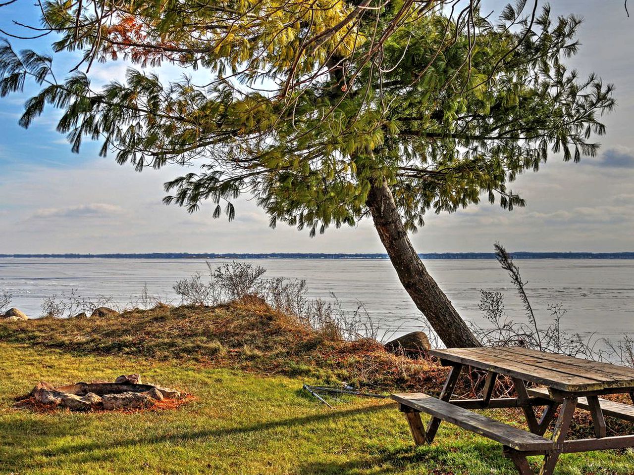 Charming Cottage Getaway near Lake Poygan in Fremont, Wisconsin