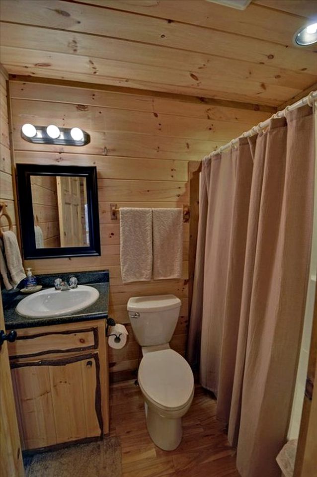 Secluded Cabin Rental with Hot Tub Overlooking Stunning Forest in Blue Ridge, Georgia