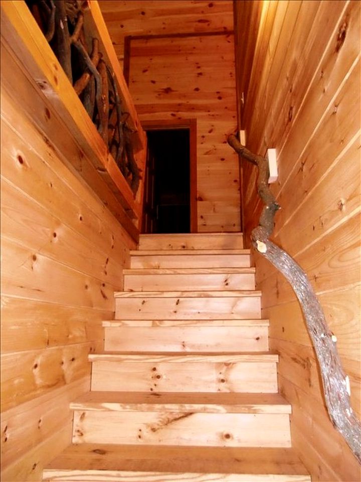 Secluded Cabin Rental with Hot Tub Overlooking Stunning Forest in Blue Ridge, Georgia