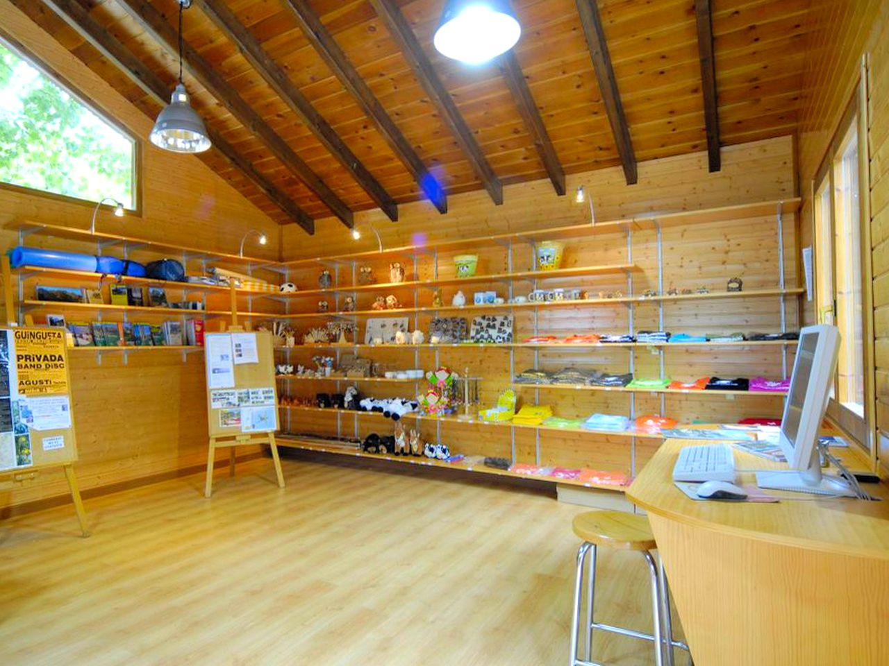 Charming Family-Friendly Cabin Rental in the Pyrenees Mountains of Catalonia