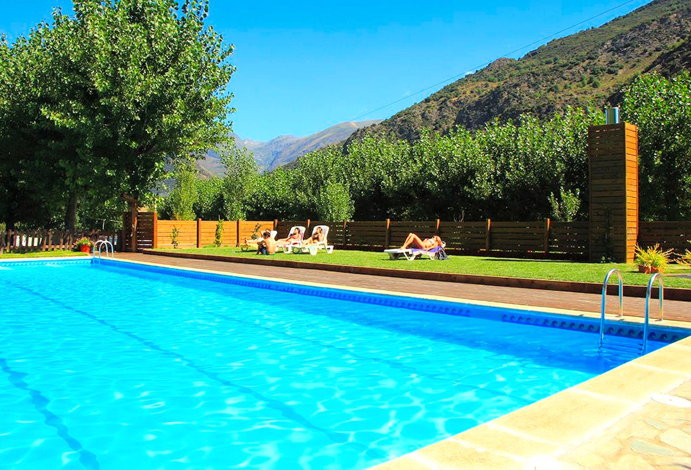 Charming Family-Friendly Cabin Rental in the Pyrenees Mountains of Catalonia