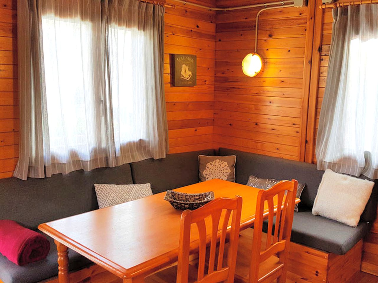 Gorgeous Family-Friendly Cabin Rental in the Pyrenees Mountains, Catalonia