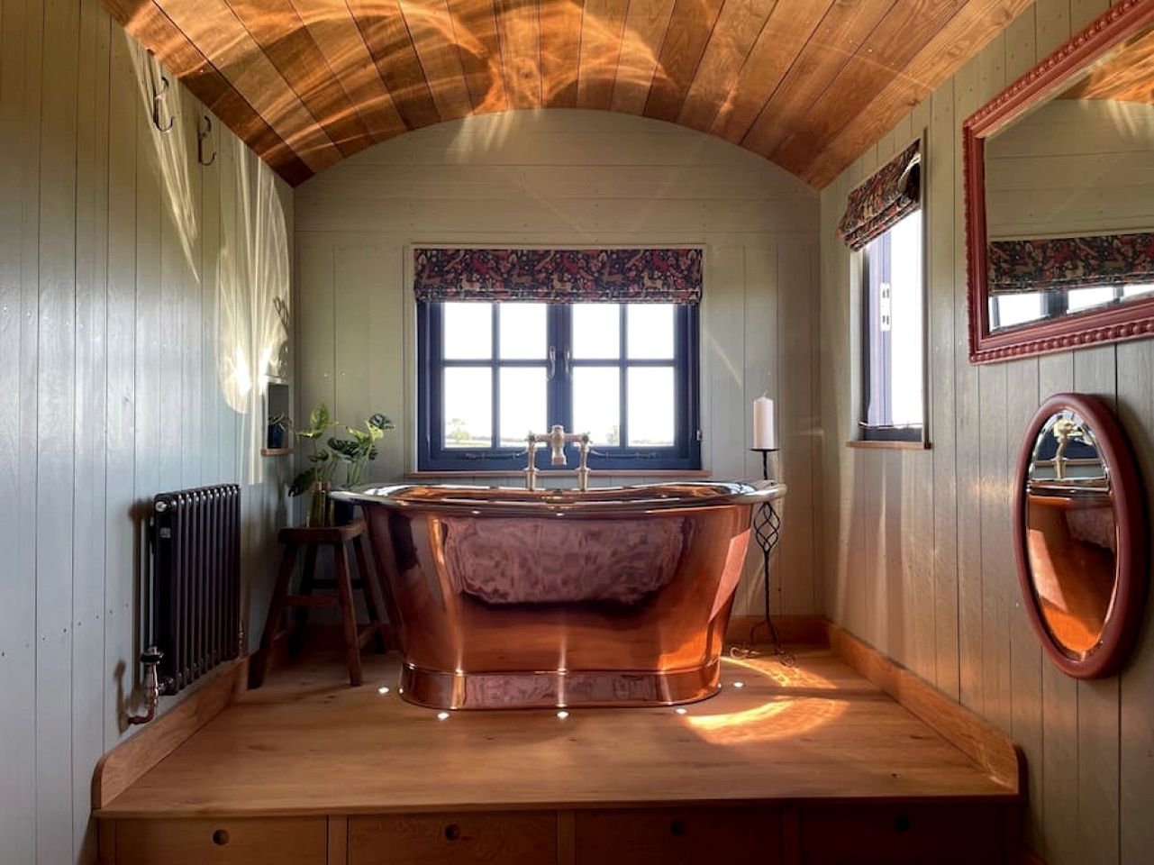 Gorgeous Shepherd's Hut for a Romatic Getaway in Dorset, England