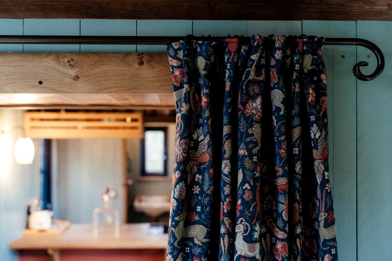 Huts (United Kingdom, --, --)