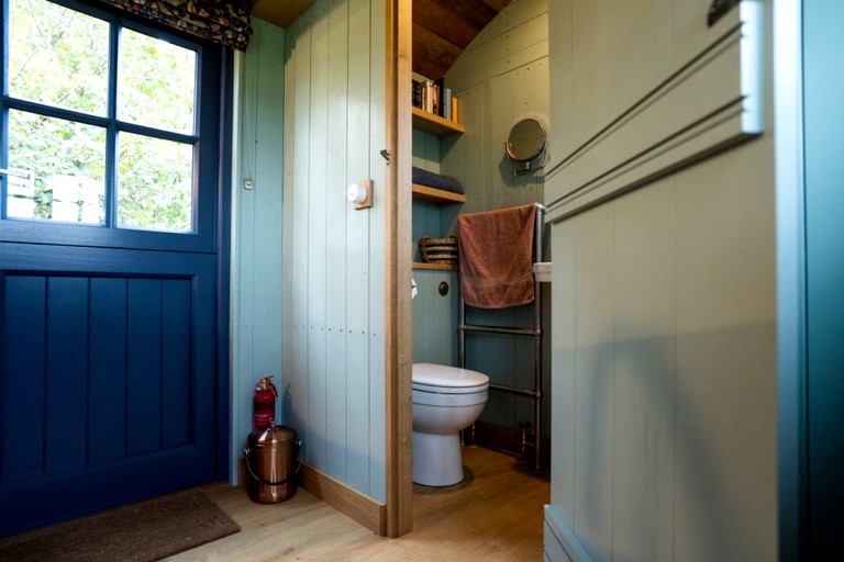 Huts (United Kingdom, --, --)