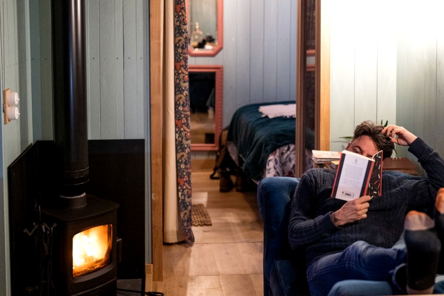 Gorgeous Shepherd's Hut for a Romatic Getaway in Dorset, England