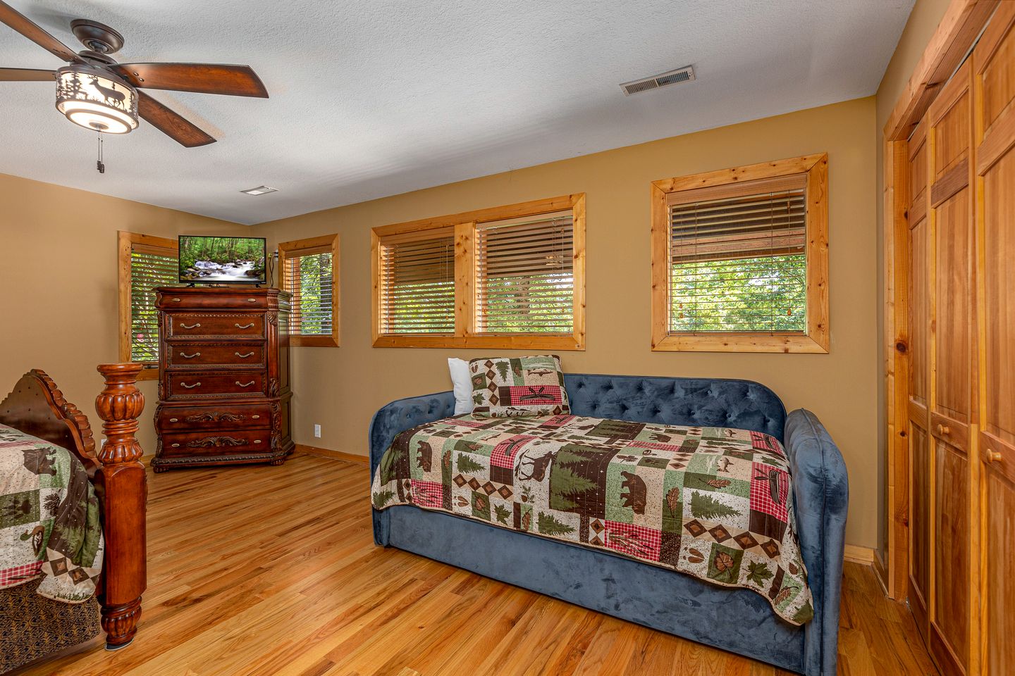 Charming Sevierville Getaway with Stunning Deck and Hot Tub