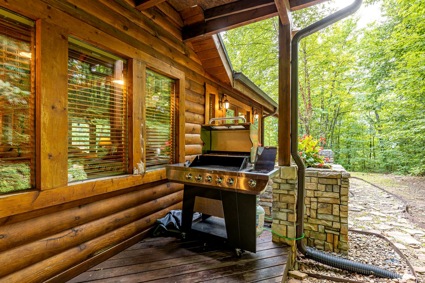Charming Sevierville Getaway with Stunning Deck and Hot Tub