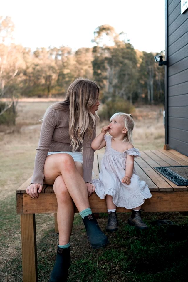 Pet-Friendly NSW Glamping Retreat with Mountain Views