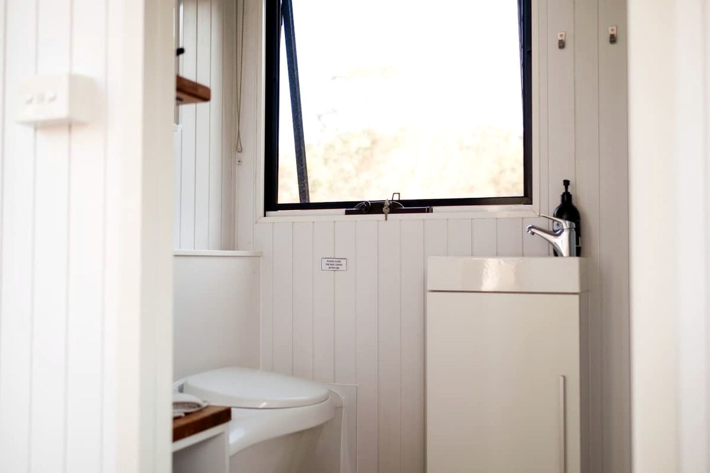 Pet-Friendly NSW Glamping Retreat with Mountain Views