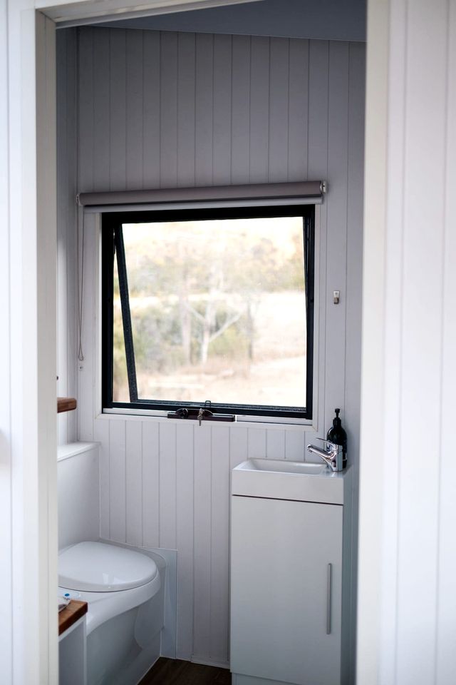 Pet-Friendly NSW Glamping Retreat with Mountain Views