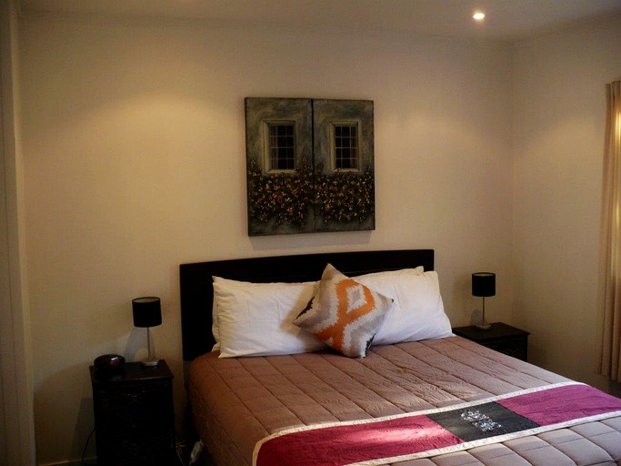 Christchurch City and Country Cottages Nut Point Cottage, Vacation