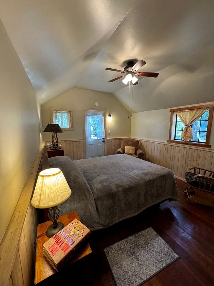 Cozy Rustic Cabin with Riverside Patio on the Pecos River – Pecos, New Mexico