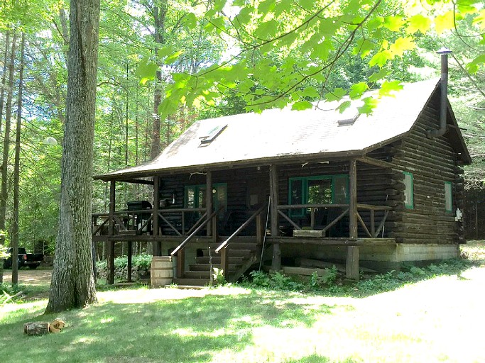 Lakefront Log Cabin Rental in Adirondack Park