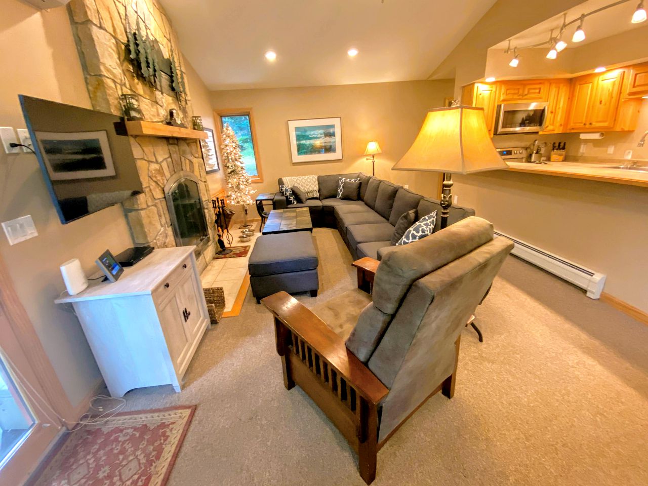 Modern Cabin Rental Perfect for a Luxury Ski Vacation near Mount Washington