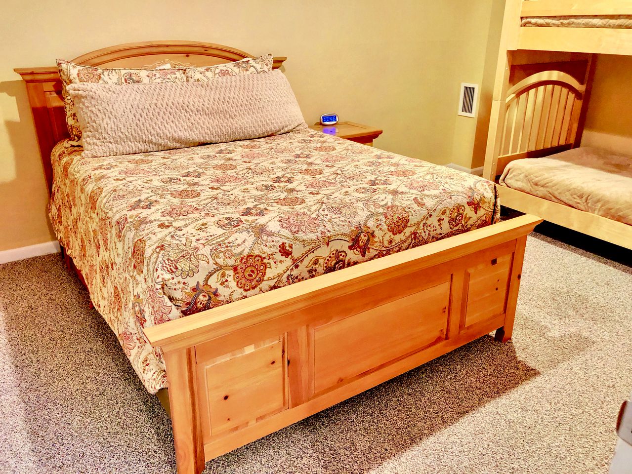 Slopeside Bretton Woods Resort Cottage for Families