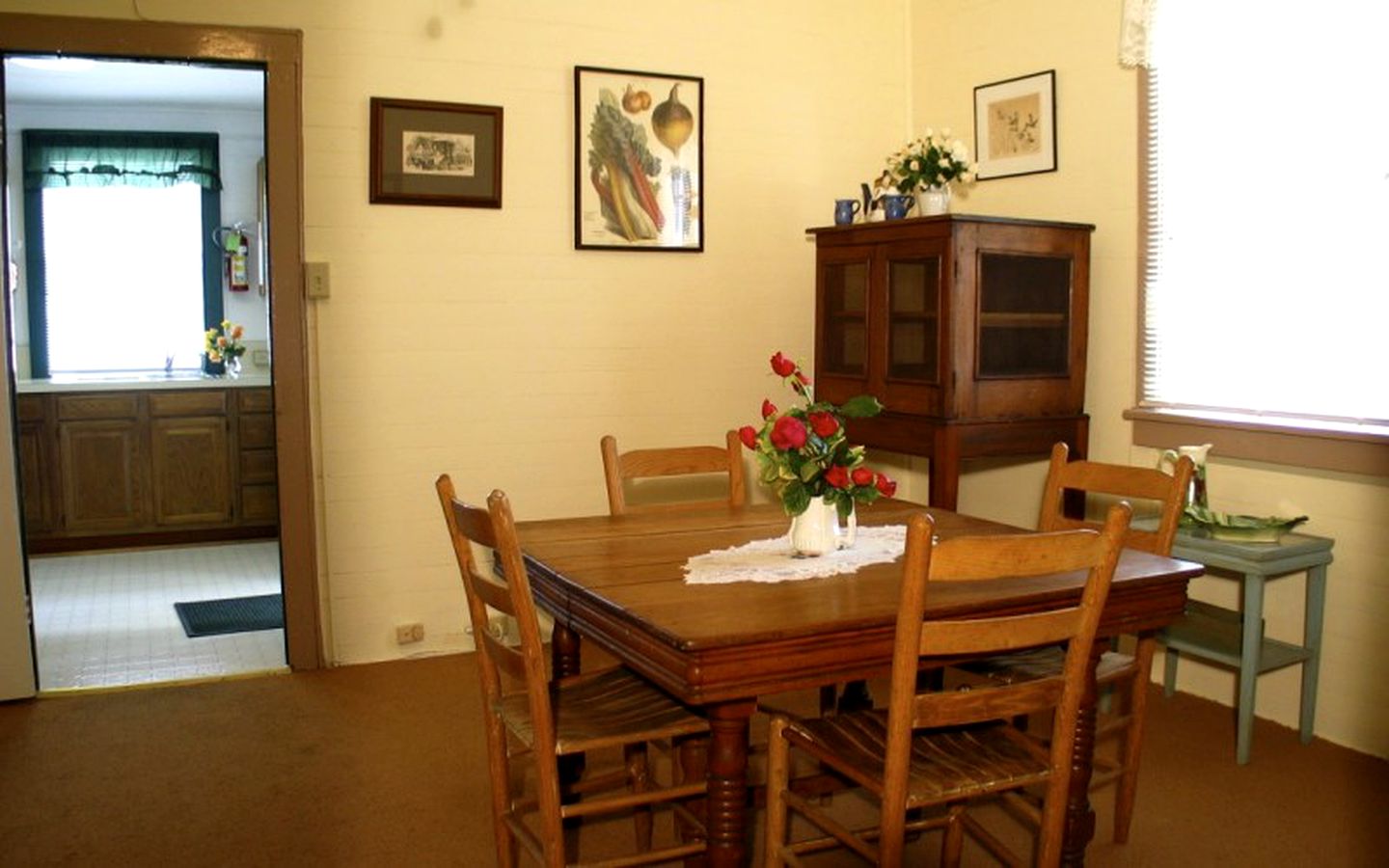 Cozy Vacation Cottage Rental by the Mississippi River in Vacherie, Louisiana