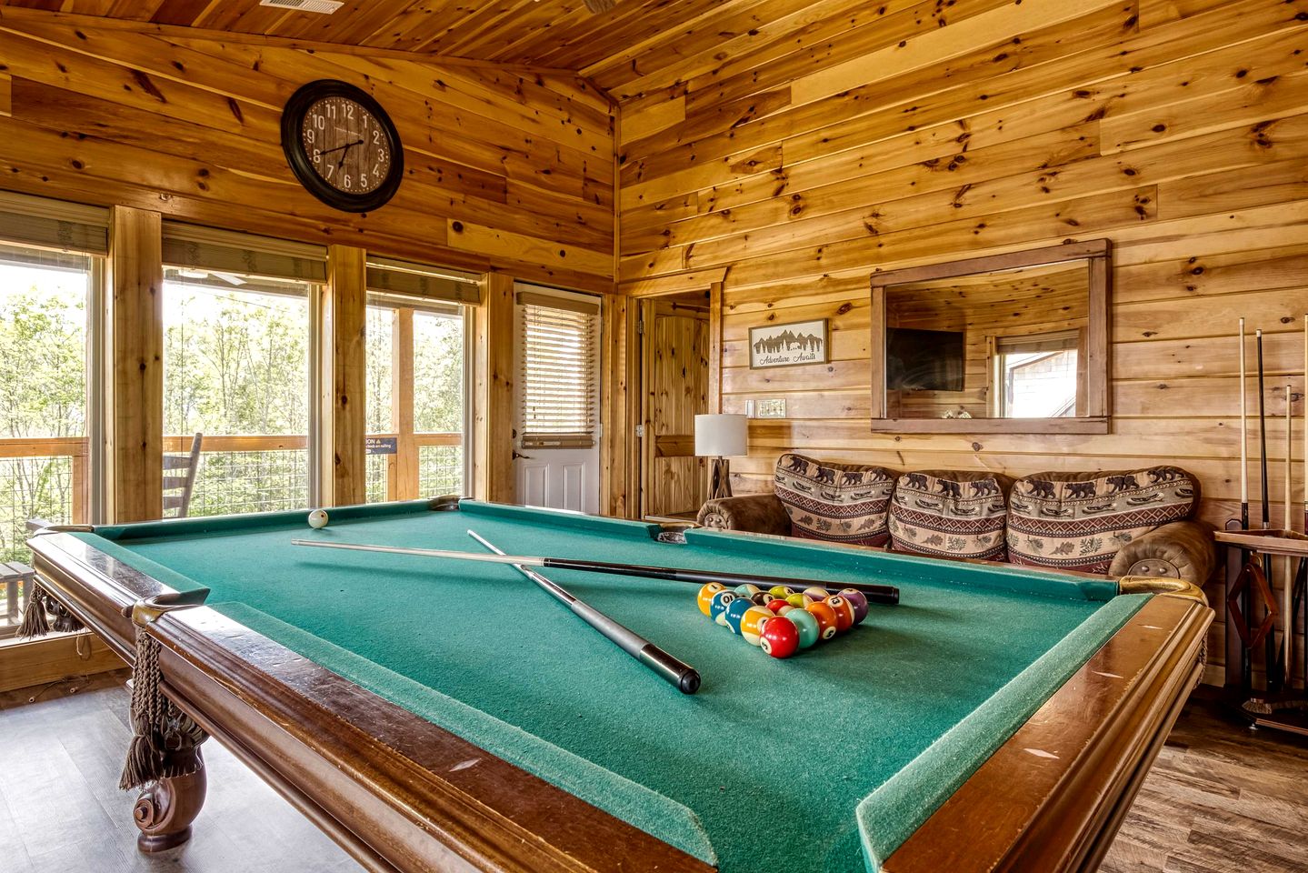 Spacious Mountain Cabin Retreat with Theater, Hot Tub & Fire Pit in Sevierville, Tennessee