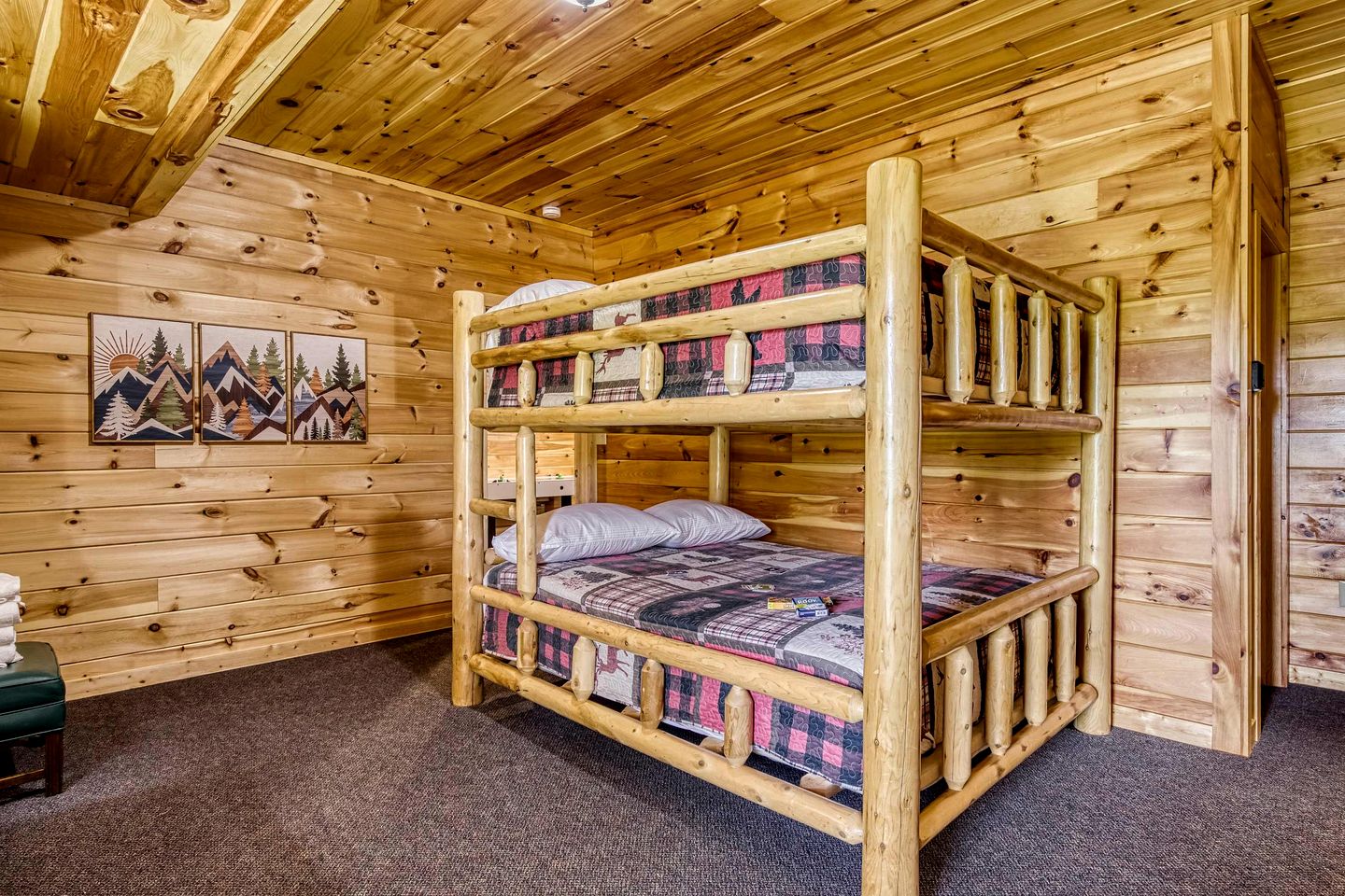 Spacious Mountain Cabin Retreat with Theater, Hot Tub & Fire Pit in Sevierville, Tennessee