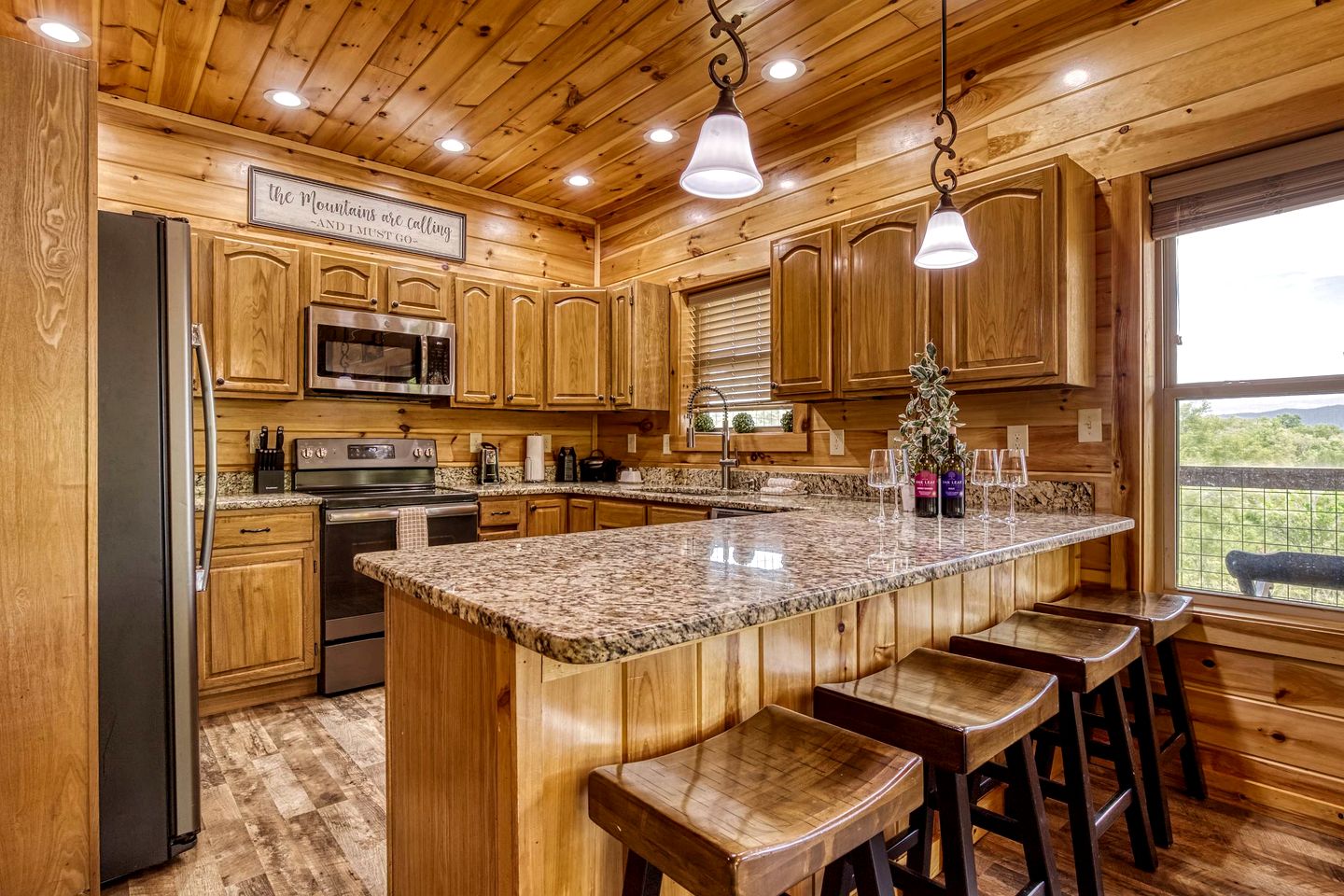 Spacious Mountain Cabin Retreat with Theater, Hot Tub & Fire Pit in Sevierville, Tennessee