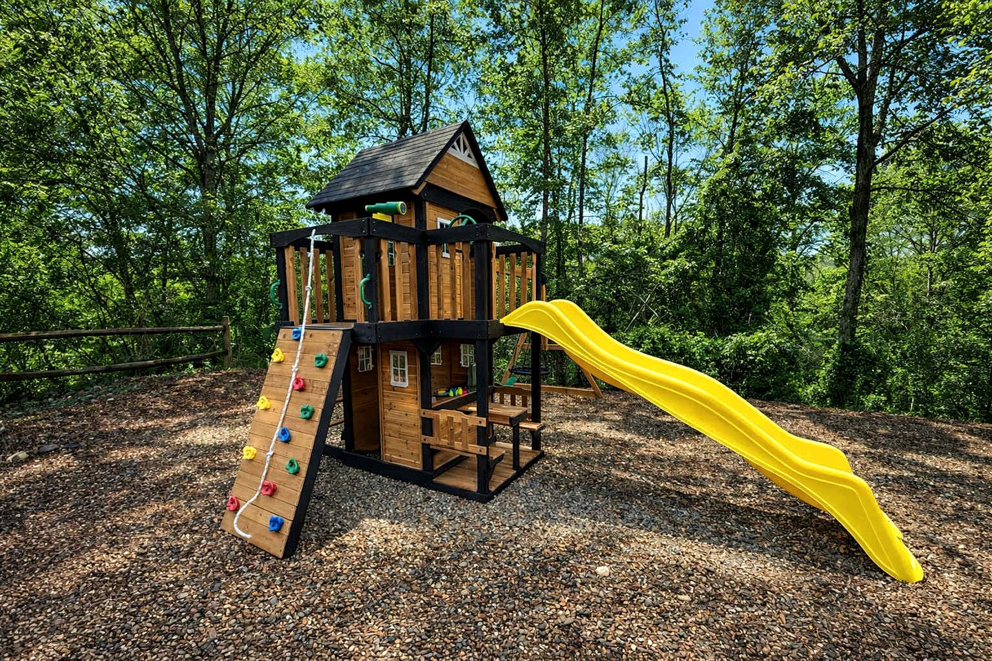 Spacious Mountain Cabin Retreat with Theater, Hot Tub & Fire Pit in Sevierville, Tennessee