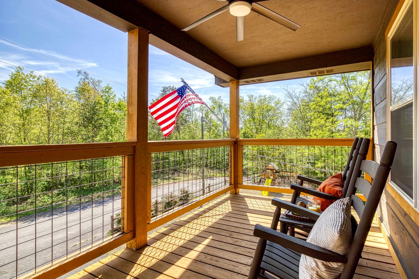 Spacious Mountain Cabin Retreat with Theater, Hot Tub & Fire Pit in Sevierville, Tennessee
