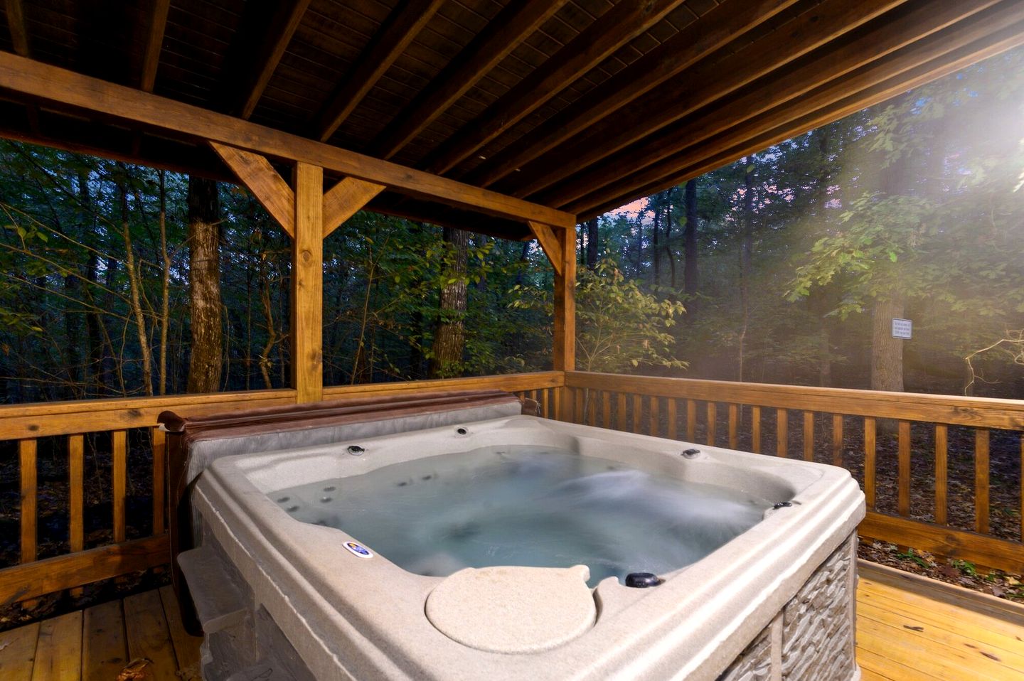 Romantic 1-Bedroom Cabin with Fireplace, Hot Tub & Nature Views Near Broken Bow