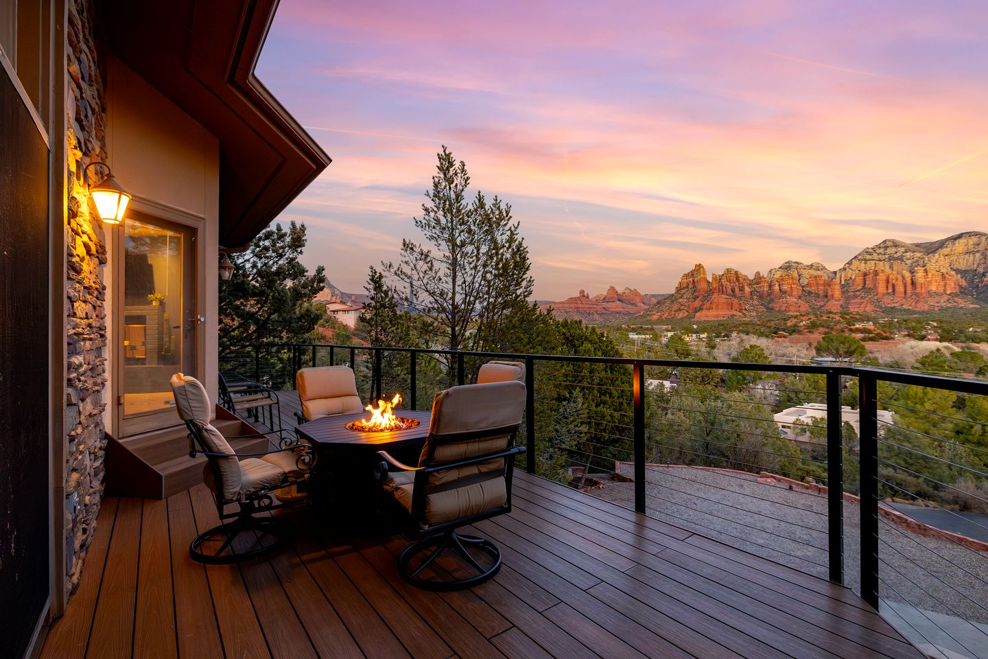 Amazing Vacation Rental with Gorgeous Views, Surrounded by High Desert Oak Trees in Sedona, Arizona