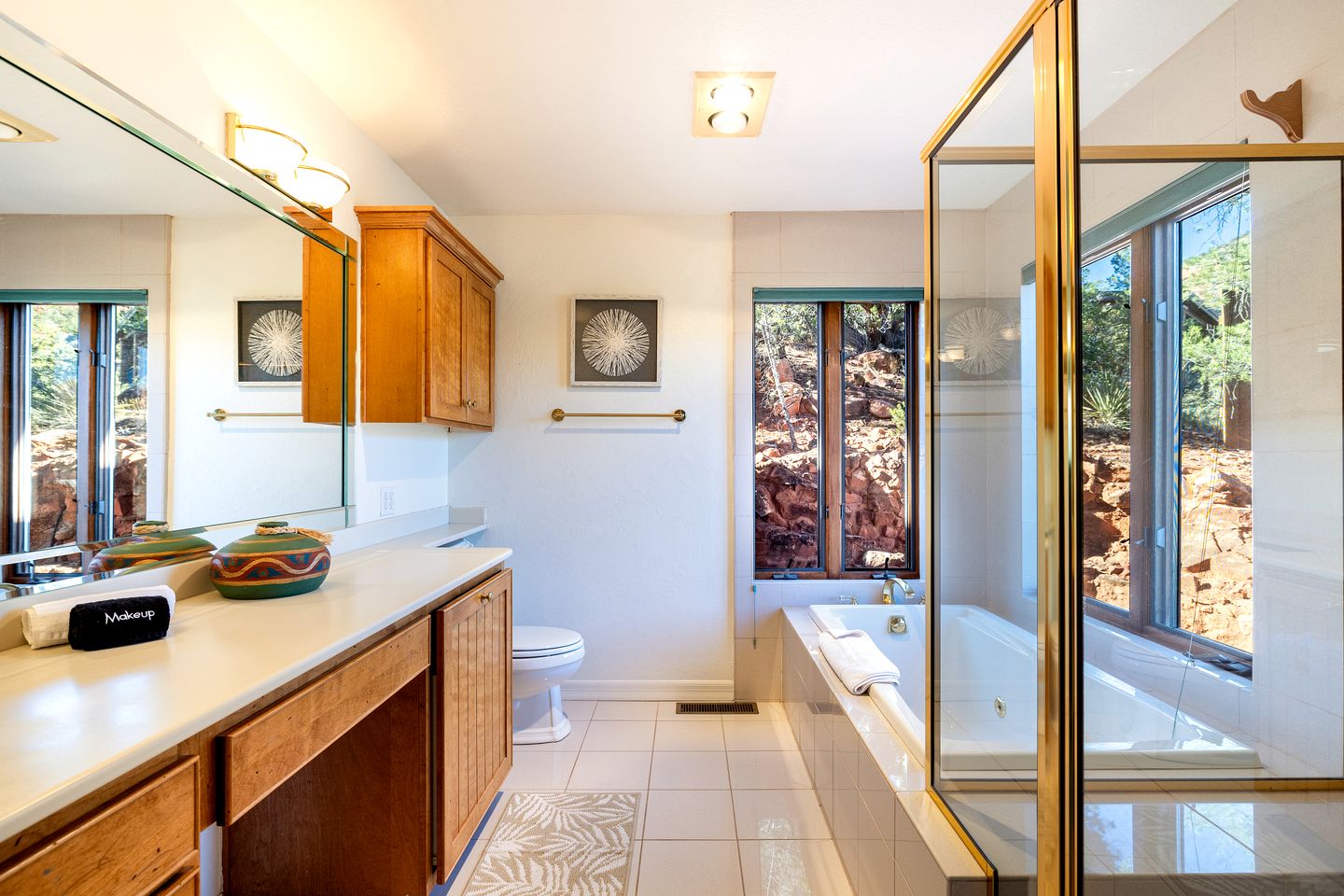 Amazing Vacation Rental with Gorgeous Views, Surrounded by High Desert Oak Trees in Sedona, Arizona