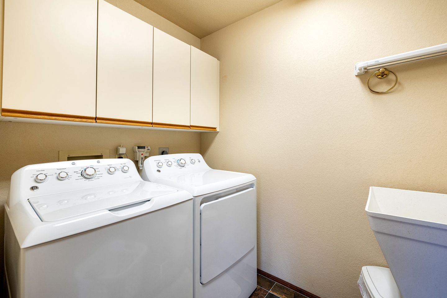 Amazing Vacation Rental with Gorgeous Views, Surrounded by High Desert Oak Trees in Sedona, Arizona