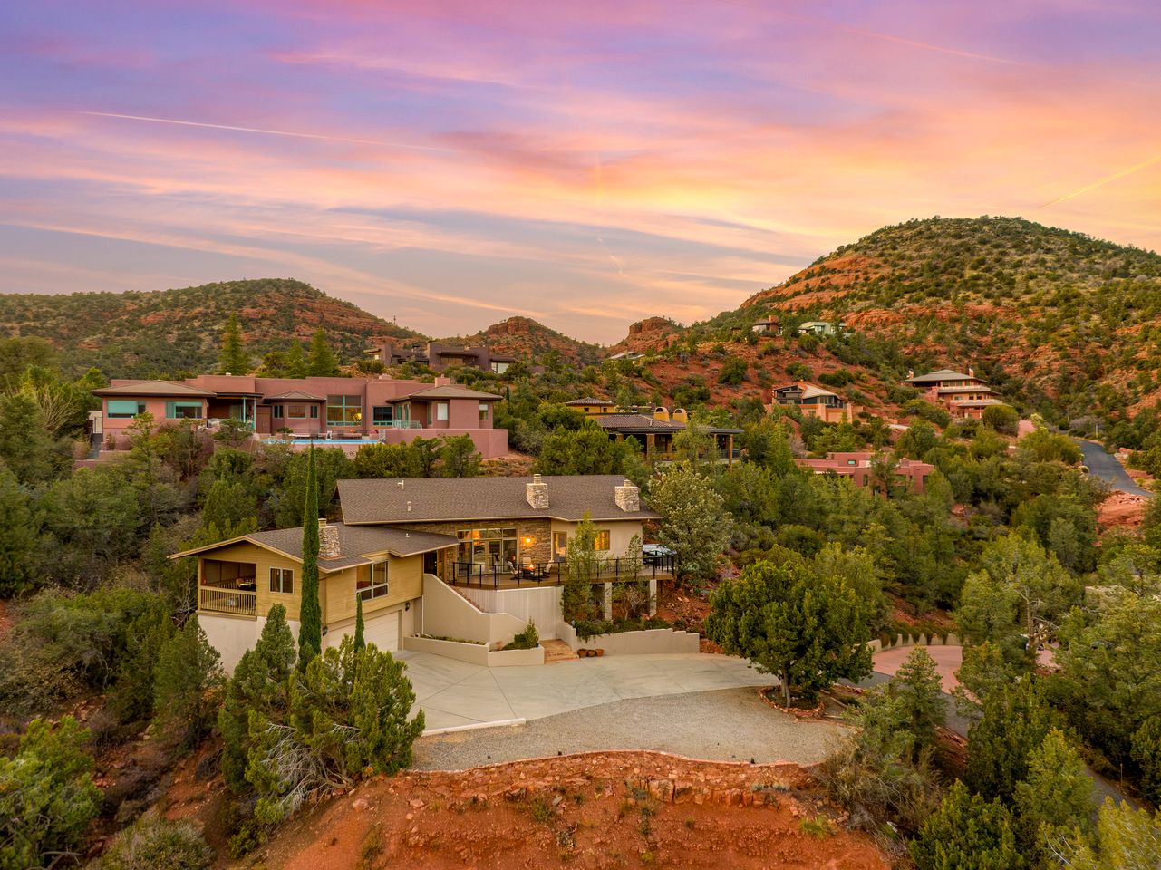 Amazing Vacation Rental with Gorgeous Views, Surrounded by High Desert Oak Trees in Sedona, Arizona