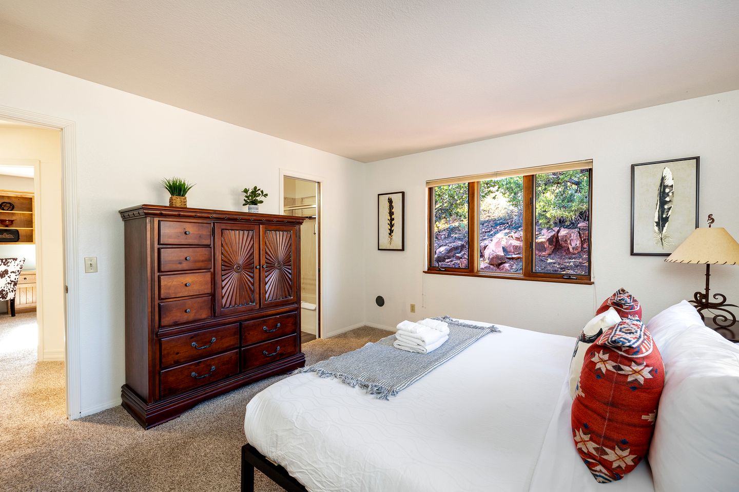 Amazing Vacation Rental with Gorgeous Views, Surrounded by High Desert Oak Trees in Sedona, Arizona