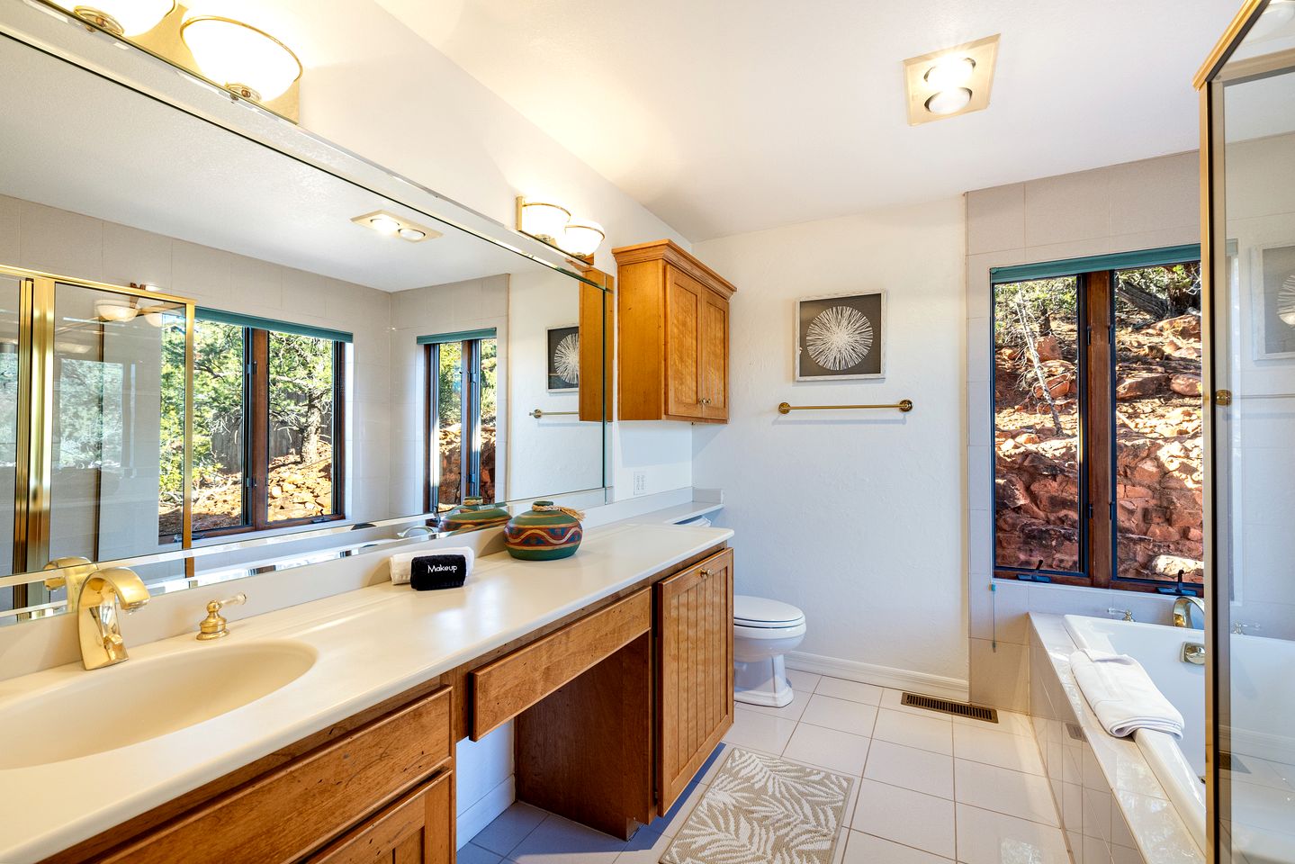 Amazing Vacation Rental with Gorgeous Views, Surrounded by High Desert Oak Trees in Sedona, Arizona