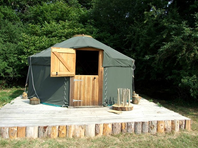 Luxury Meadow Yurt with Wood Stove & Private Deck Escape in England, United Kingdom