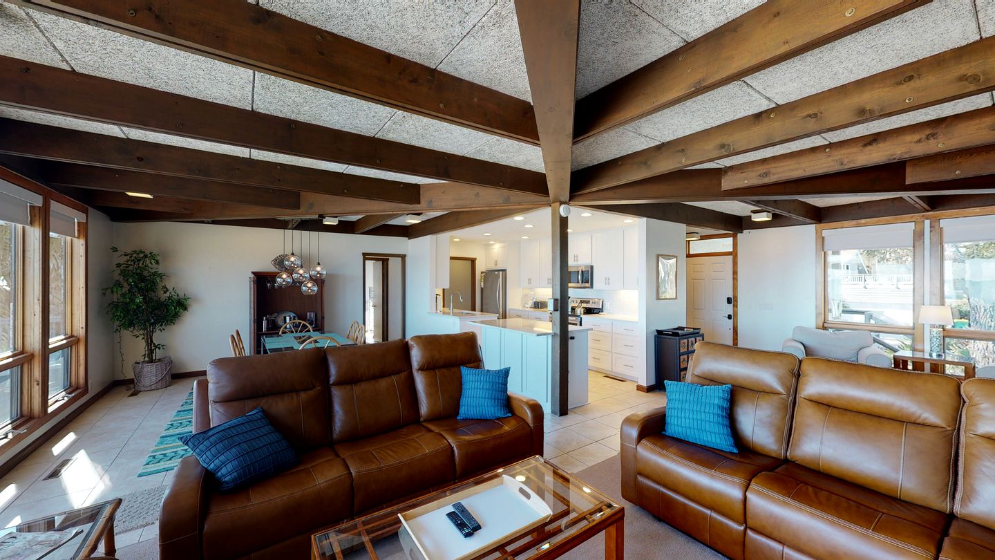 Fabulous Oceanfront Cottage with Pool and Private Beach Entrance in Jekyll Island, Georgia