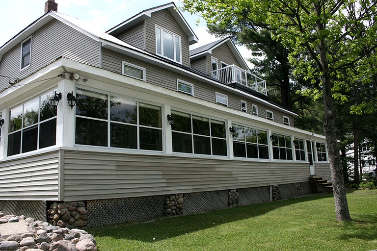 Nature Lodges (Algonquin Park, Ontario, Canada)