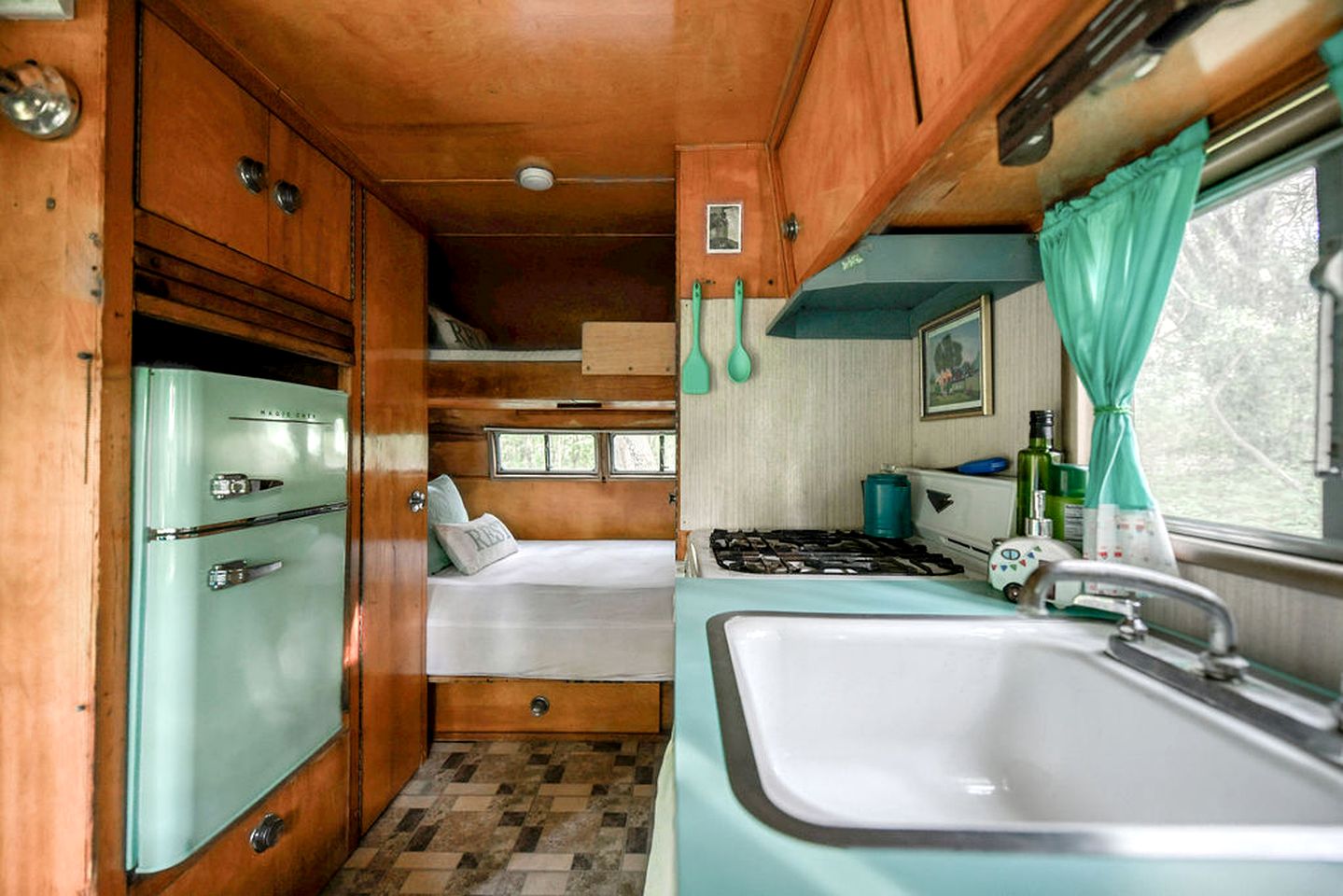 Rustic Vintage Camper for a Peaceful Romantic Getaway Surrounded by Trees in Troy, Wisconsin