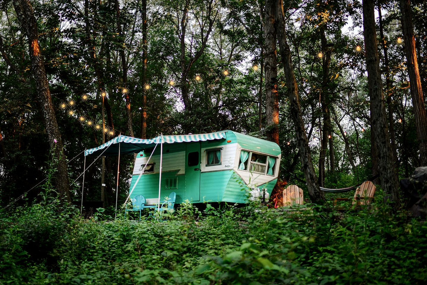 Rustic Vintage Camper for a Peaceful Romantic Getaway Surrounded by Trees in Troy, Wisconsin