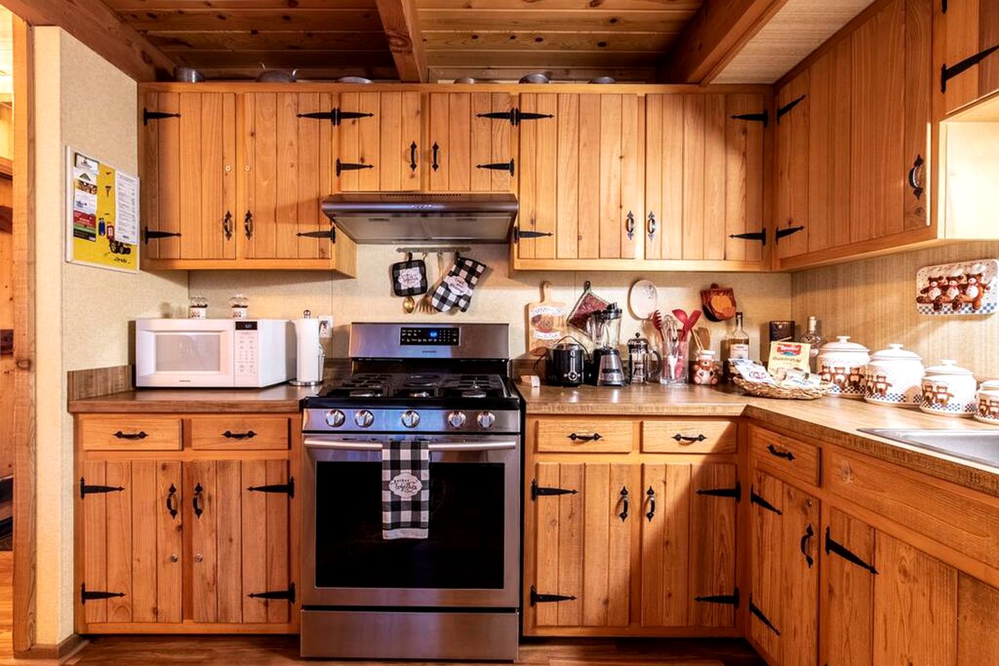 Relax in Style: Cabin with Hot Tub in Scenic Big Bear Lake, California