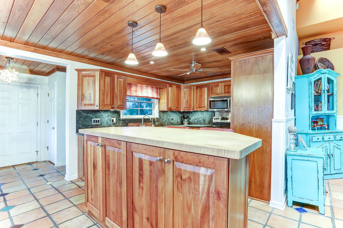 Oceanfront Cottage with Ping Pong Table Incredible for Water Sports in Fernandina Beach, Florida