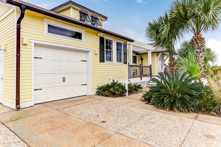 Oceanfront Cottage with Ping Pong Table Incredible for Water Sports in Fernandina Beach, Florida